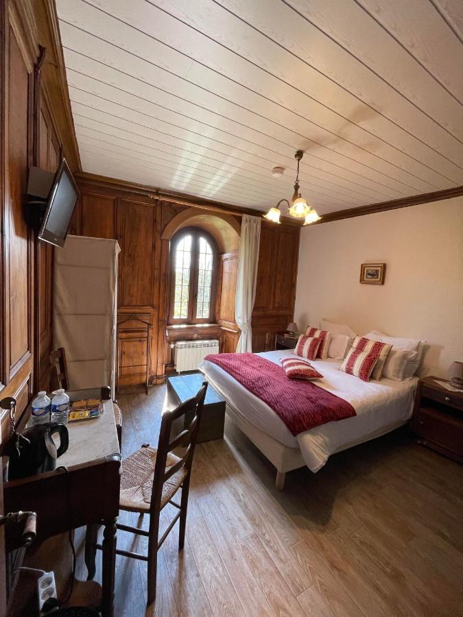 Manoir Du Grail Bed & Breakfast Devesset Exterior photo